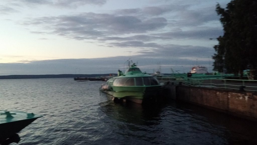 «Метеор» у причала на Онежском озере в Петрозаводске
