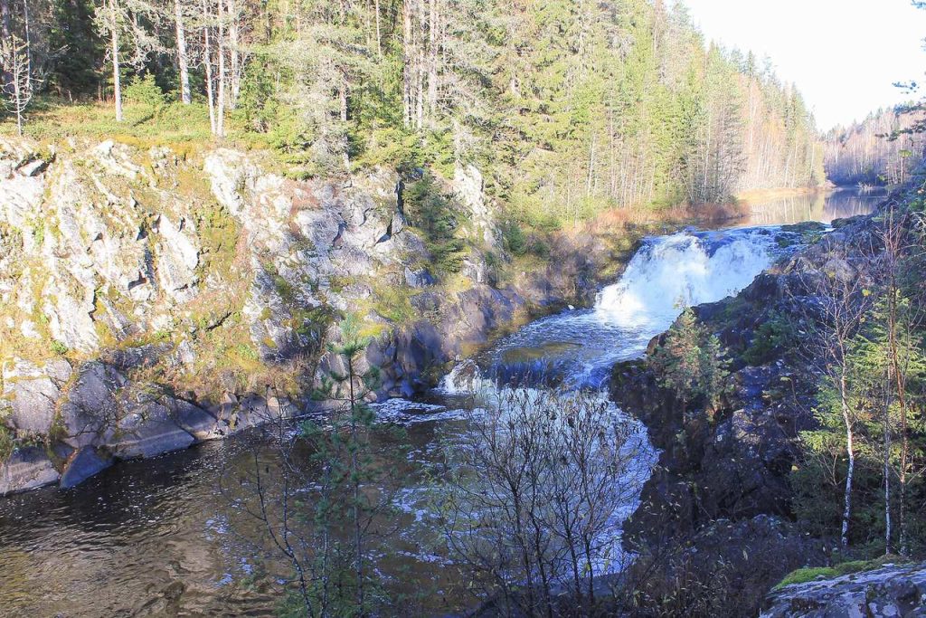 Кивач: каскады водопада на реке Суна
